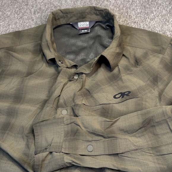 Outdoor‎ Research Mens Button Up Shirt Medium Plaid Green Hiking Travel - Picture 8 of 16